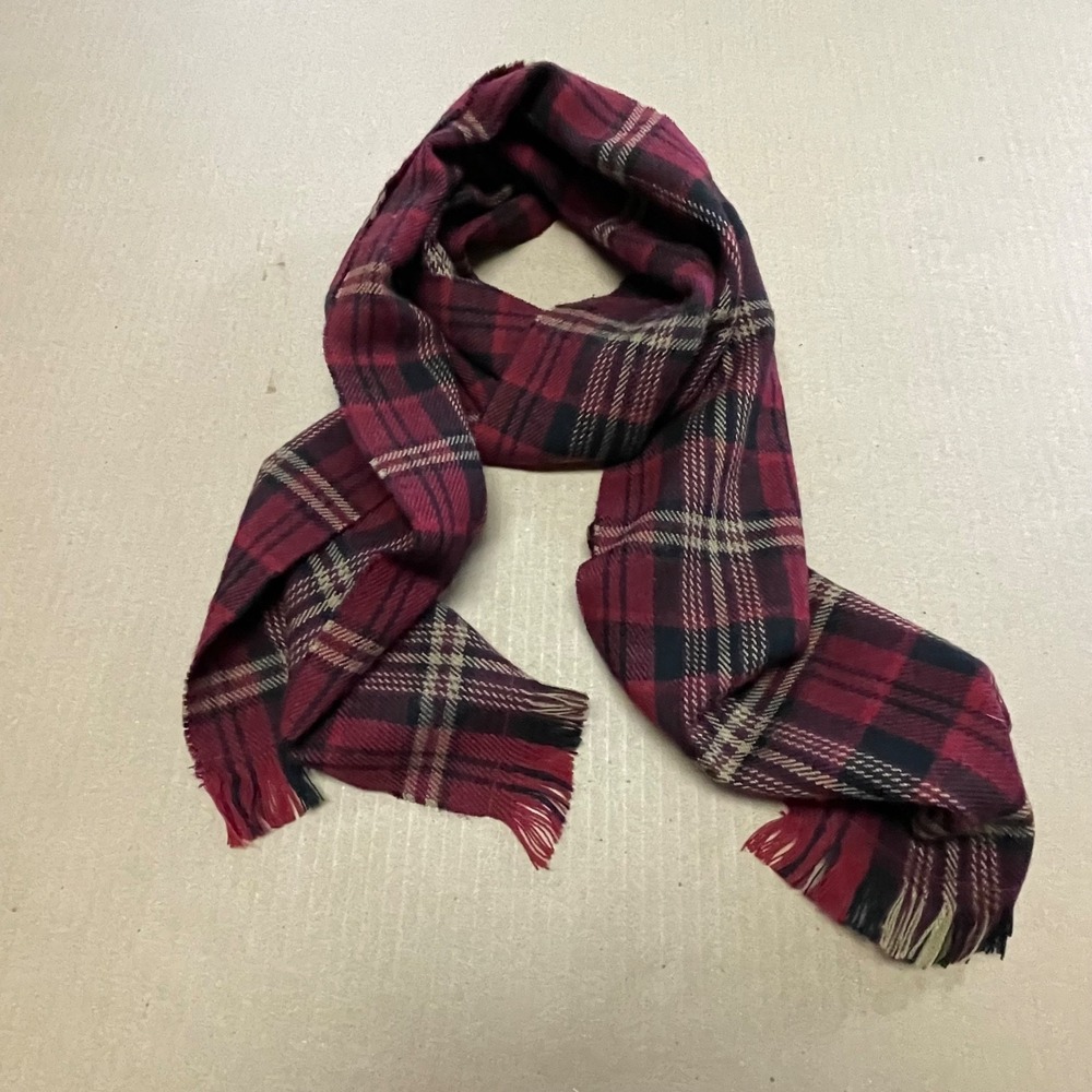 Gap Red Tartan Plaid Fringed Wool Scarf 64"x9" Classic Y2K Festive Preppy‎